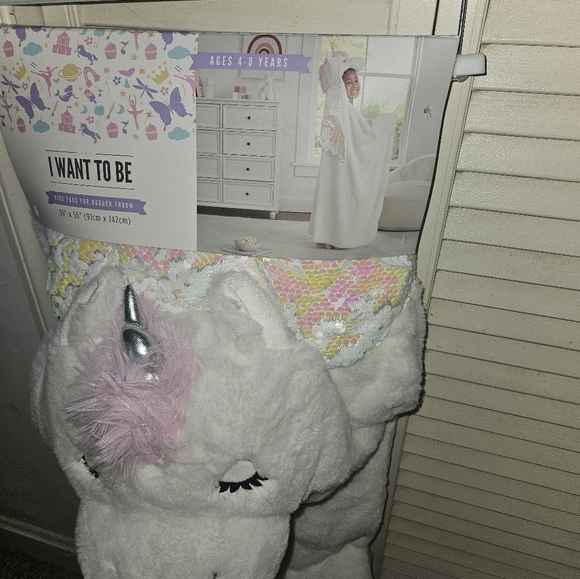 Unicorn Hooded throw - Picture 4 of 5